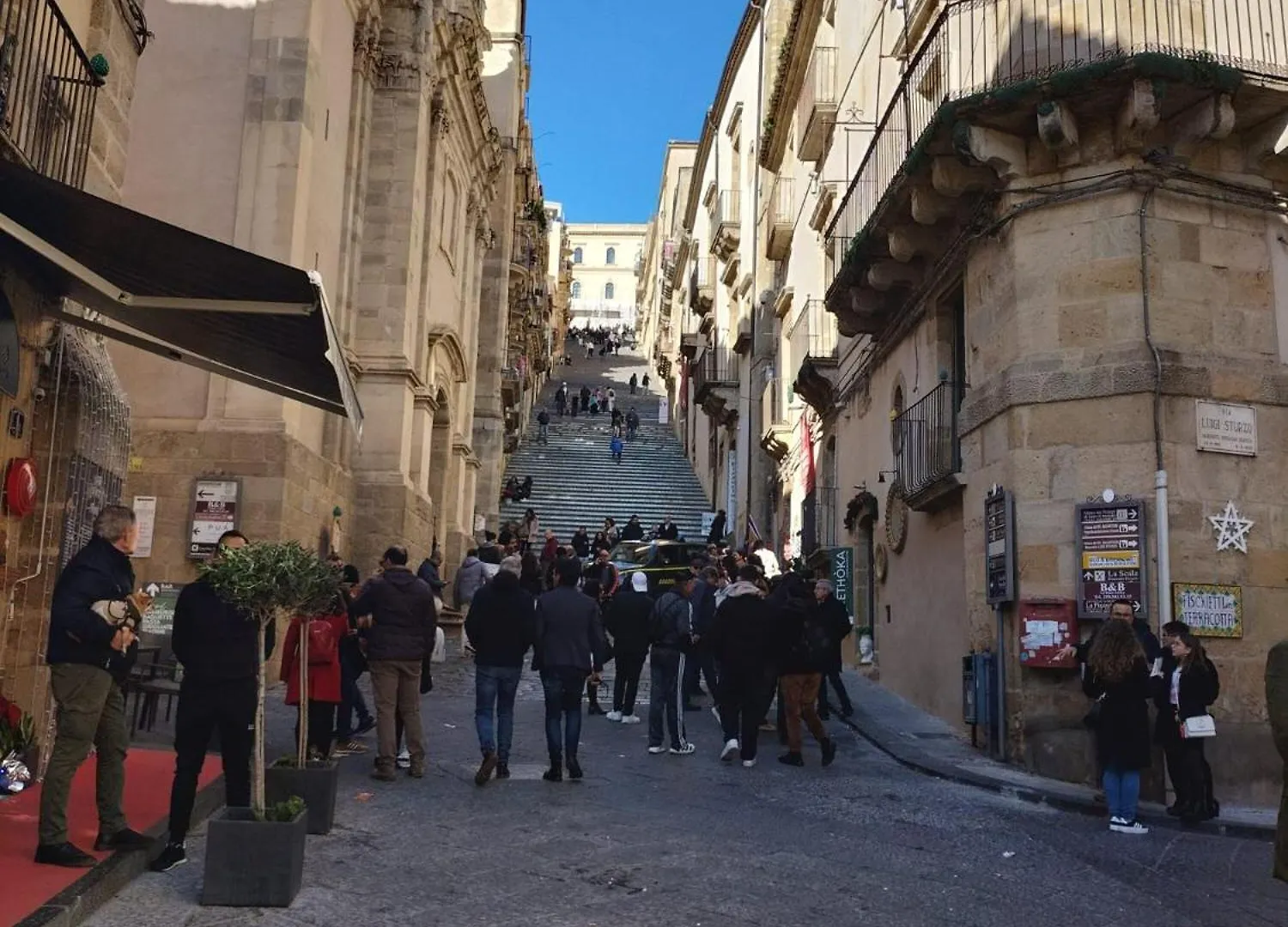 Apartment Bed And Breakfast - Artemide Caltagirone